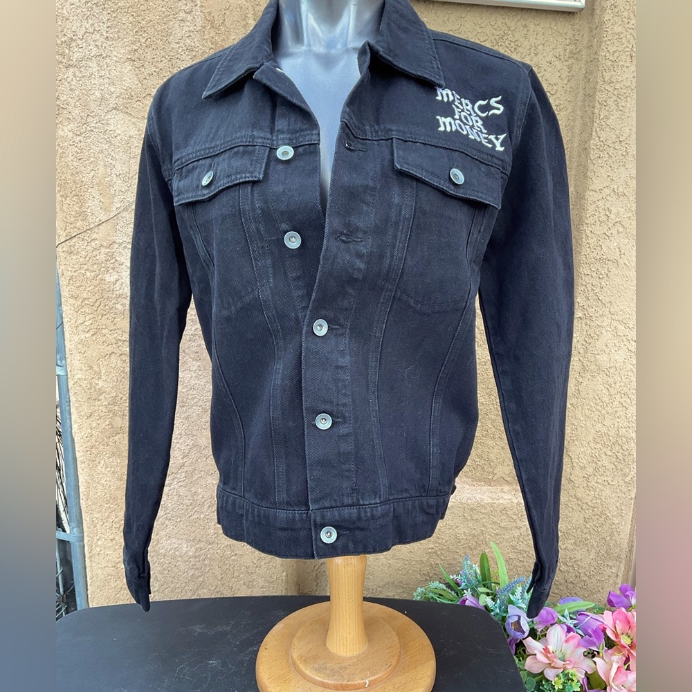 NWT LIMITED EDITION MARVEL DEADPOOL Men’s FITTED Denim Jacket  FINAL PRICE